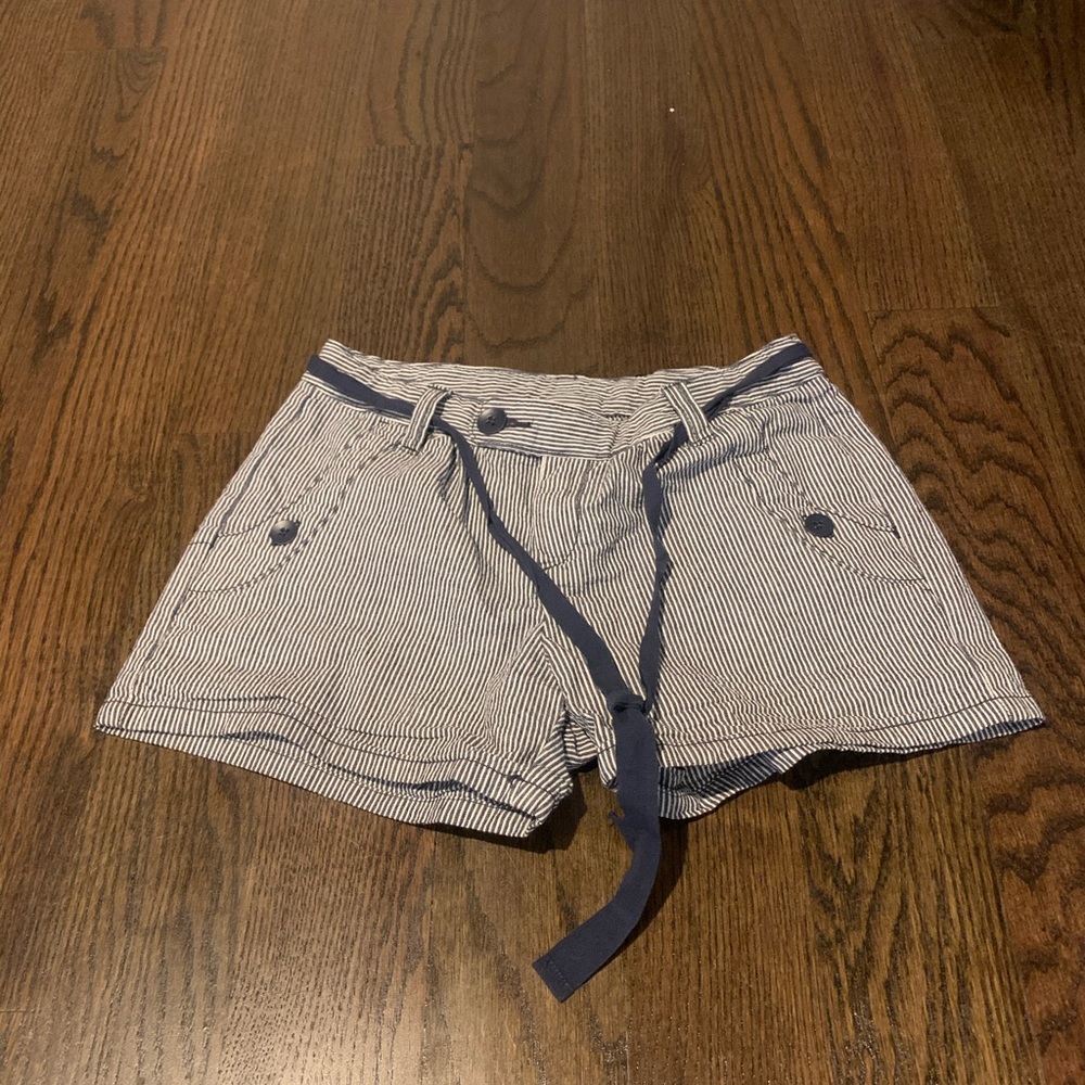 Gap shorts size 10 with belt